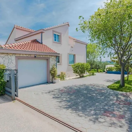 House Zupan Villa